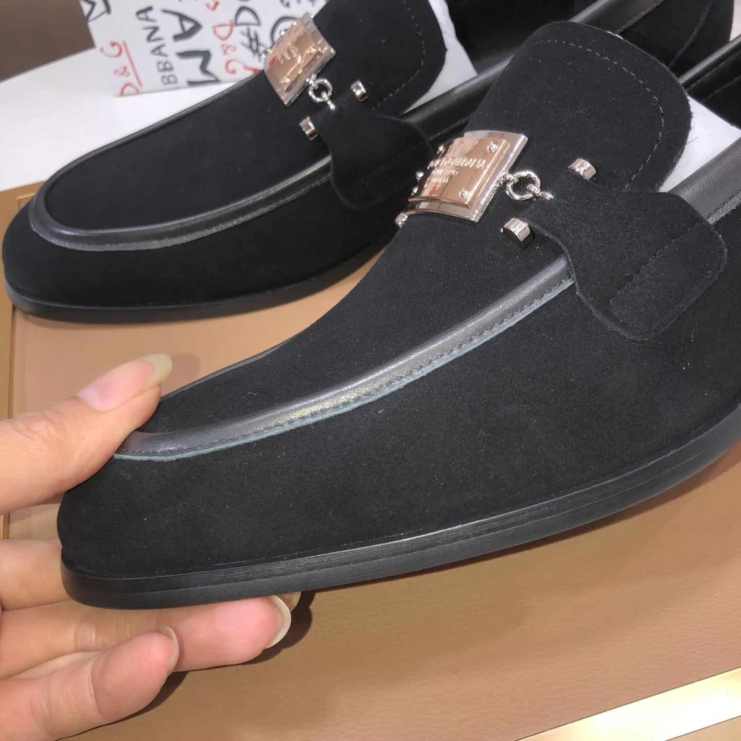 Ex-factory price 500💰DG top quality🔍🔍men's new leather shoes🚹Sold simultaneously at counters⚠Shoe uppers are imported cowhide from Italy, fully imported cowhide lining, imported accessories💪💪, completely 1⃣️ to 1⃣️replica🇮🇹 💪💪, ⚠Sole: The original sole is specially provided by the original factory, the exclusive movable molded sole is super comfortable, ⚠The original factory follows the order, 🔍🔍high quality, you can enter and exit the counter at will, welcome to compare ⚠Number of sizes: 38-44 (45 customized)